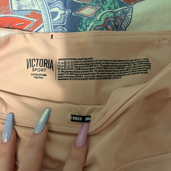 VS Total Knockout Leggings - Picture 3 of 3